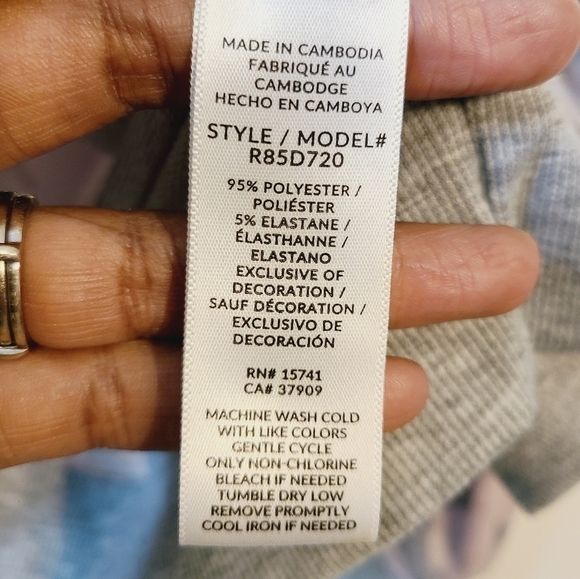 Splendid | Women's Pink Camo Print Crewneck Sweatshirt (Size Large) - Picture 4 of 11